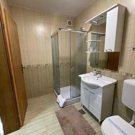 公寓 Montis 2 弗拉西克